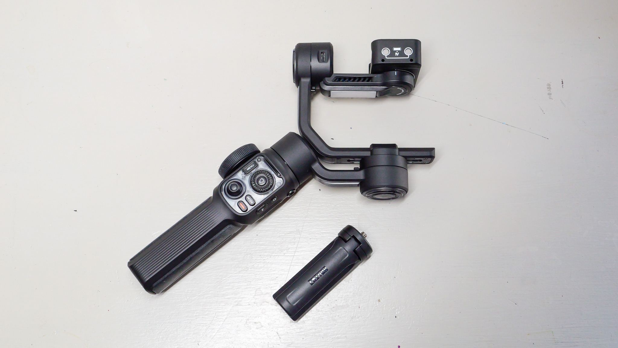 Zhiyun Smooth 5S AI review: the smartphone stabilizer that always follows